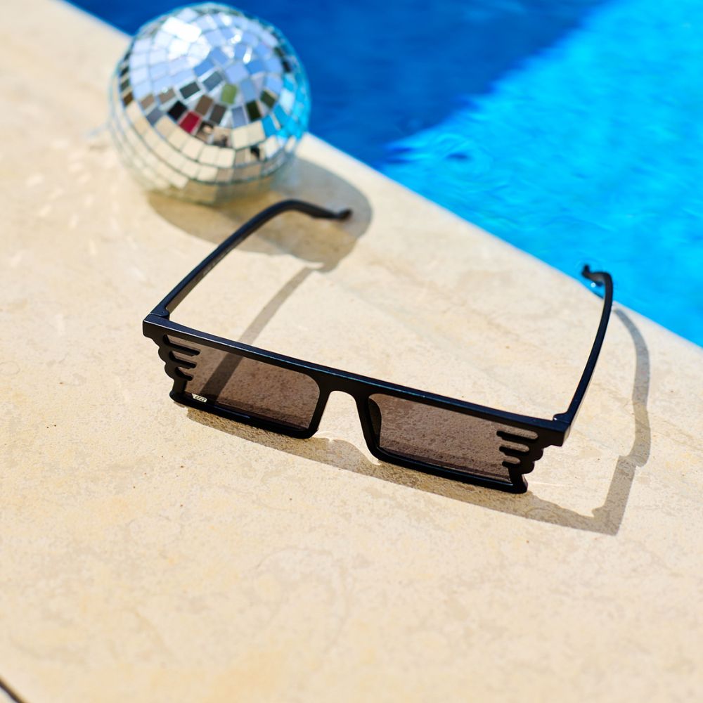 Autodrop zwarte zonnebril met discobal